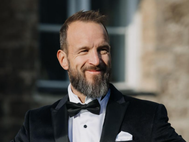 Daniel sagt „Ja“ – und zwar maßgeschneidert!